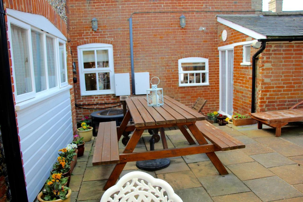 Romantic Flint Cottage On The Suffolk Coast Saxmundham Eksteriør billede