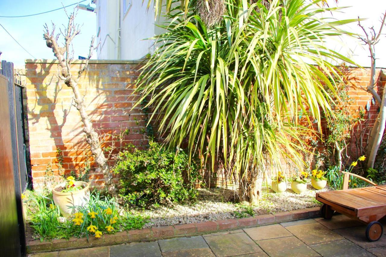 Romantic Flint Cottage On The Suffolk Coast Saxmundham Eksteriør billede