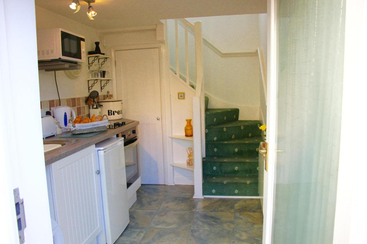 Romantic Flint Cottage On The Suffolk Coast Saxmundham Eksteriør billede