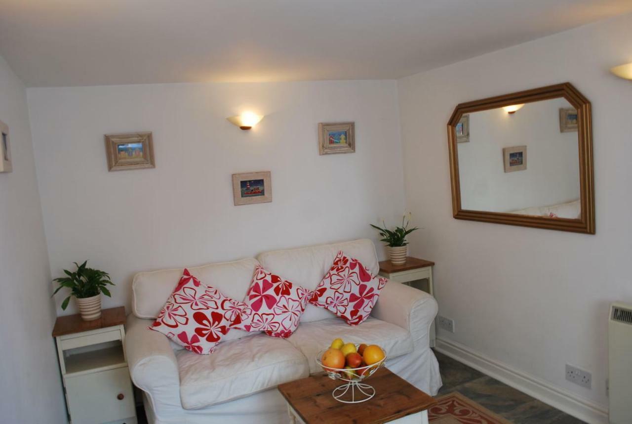 Romantic Flint Cottage On The Suffolk Coast Saxmundham Eksteriør billede